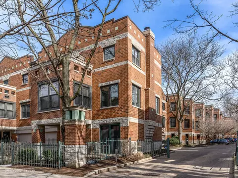 2731 N Bosworth Ave, Chicago, IL 60614