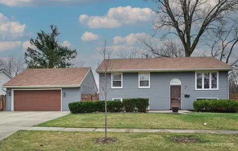 404 Audubon Rd, Streamwood, IL 60107