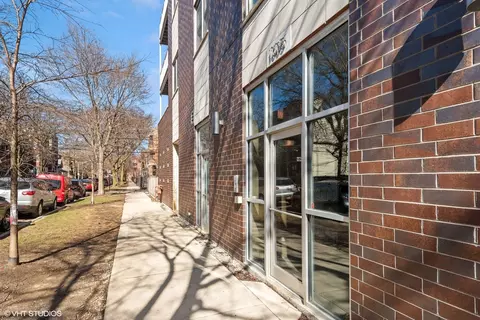 1605 N Oakley Ave #2, Chicago, IL 60647