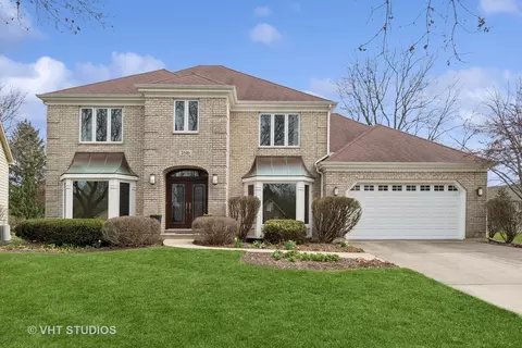 2616 Newport Dr, Naperville, IL 60565