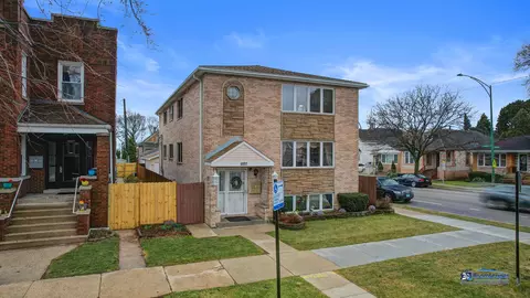 5957 W Giddings St, Chicago, IL 60630