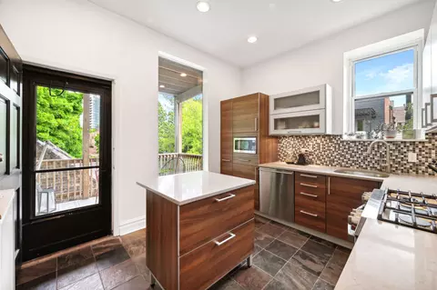 Kitchen - 714 W Webster Ave #3E, Chicago, IL 60614 photo 2 of 2