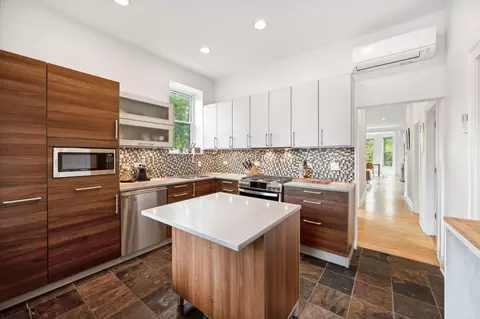 Kitchen - 714 W Webster Ave #3E, Chicago, IL 60614 photo 1 of 2