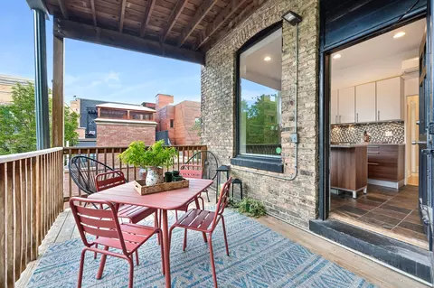 Exterior - 714 W Webster Ave #3E, Chicago, IL 60614 photo 3 of 4