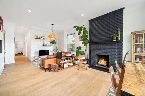 Living - 714 W Webster Ave #3E, Chicago, IL 60614 photo 3 of 3