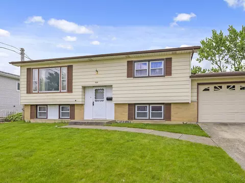 5805 Victoria Dr, Oak Forest, IL 60452