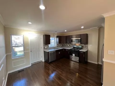 732 E 105th Pl, Chicago, IL 60628 photo 5