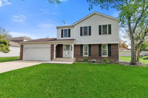 165 Hudson Ct, Roselle, IL 60172