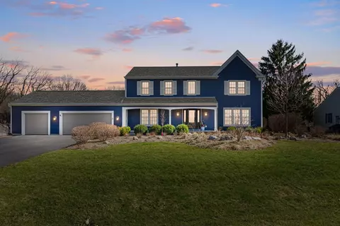 711 Pimlico Pkwy, Sleepy Hollow, IL 60118