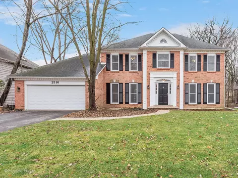 2516 River Woods Dr, Naperville, IL 60565