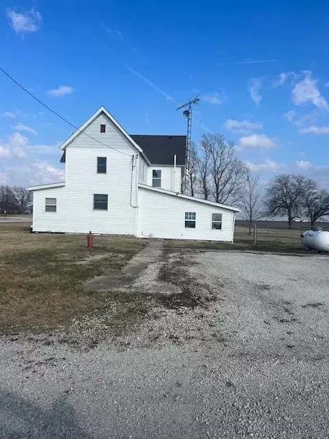 Exterior - 1695 E State Route 116 Rd, Kempton, IL 60946 photo 3 of 11
