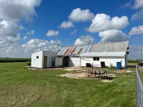 Exterior - 1695 E State Route 116 Rd, Kempton, IL 60946 photo 7 of 11