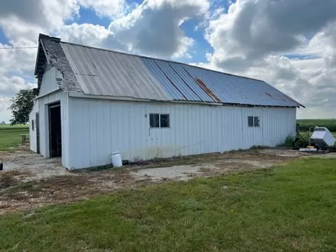 Exterior - 1695 E State Route 116 Rd, Kempton, IL 60946 photo 8 of 11