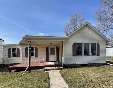 206 S Walnut St, Wyanet, IL 61379