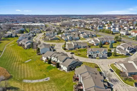 View/Area - 3121 River Birch Ct, Mchenry, IL 60051 photo 7 of 11