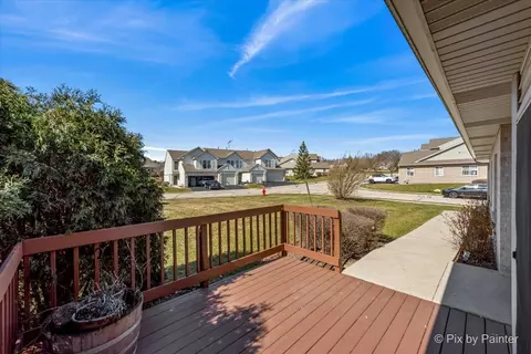 Exterior - 3121 River Birch Ct, Mchenry, IL 60051 photo 5 of 14