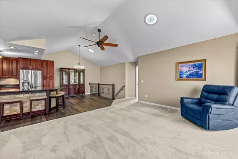 Living - 3121 River Birch Ct, Mchenry, IL 60051 photo 2 of 3