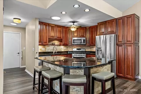 Kitchen - 3121 River Birch Ct, Mchenry, IL 60051 photo 2 of 6