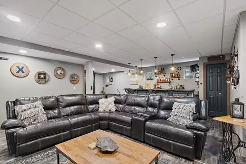 Living - 7114 Burning Tree Dr, Mchenry, IL 60050 photo 5 of 6