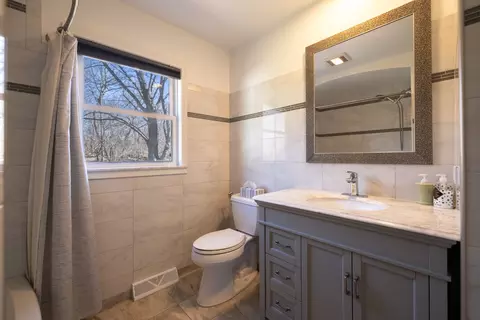 Bath - 619 Scott St, Algonquin, IL 60102 photo 1 of 4