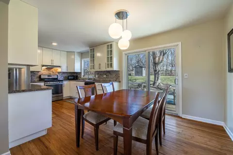 Dining - 619 Scott St, Algonquin, IL 60102 photo 1 of 2