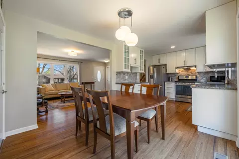 Dining - 619 Scott St, Algonquin, IL 60102 photo 2 of 2