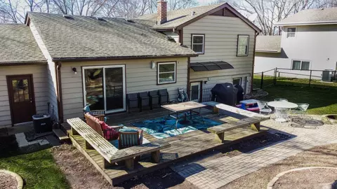 Exterior - 619 Scott St, Algonquin, IL 60102 photo 7 of 12