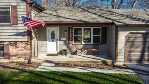 Exterior - 619 Scott St, Algonquin, IL 60102 photo 4 of 12