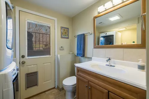 Bath - 619 Scott St, Algonquin, IL 60102 photo 4 of 4