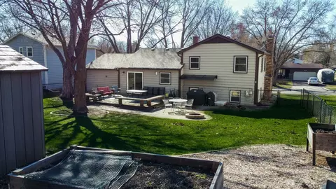 Exterior - 619 Scott St, Algonquin, IL 60102 photo 6 of 12