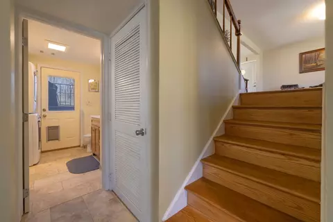 Entry Way - 619 Scott St, Algonquin, IL 60102 photo 3 of 3