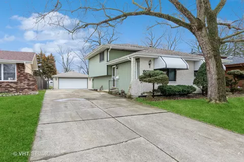 15023 Tripp Ave, Midlothian, IL 60445