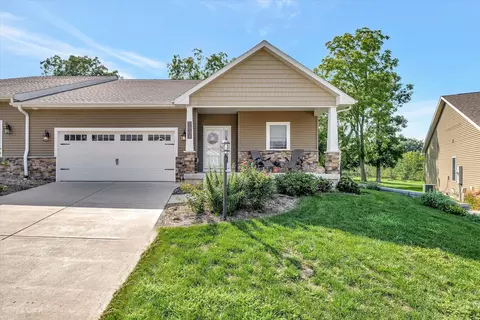 1804 Lake Ridge Ct, Mahomet, IL 61853