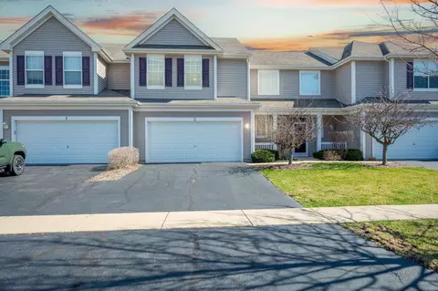 1546 Reserve Ln #2, Dekalb, IL 60115