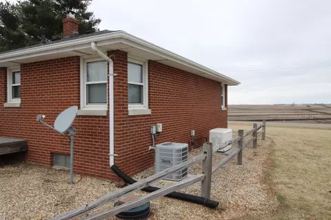 Exterior - 21459 E 400 North Rd, Downs, IL 61736 photo 3 of 8