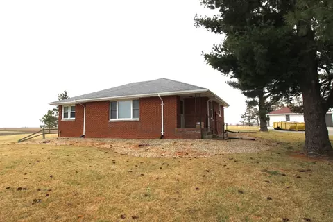 Exterior - 21459 E 400 North Rd, Downs, IL 61736 photo 2 of 8