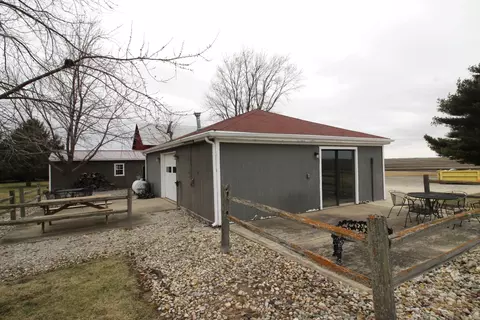 Exterior - 21459 E 400 North Rd, Downs, IL 61736 photo 5 of 8