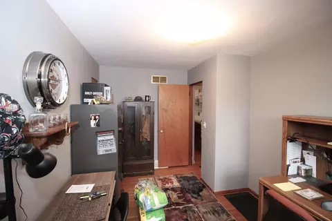 Living - 21459 E 400 North Rd, Downs, IL 61736 photo 3 of 3