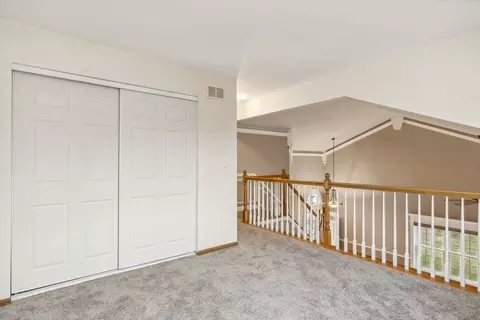 5752 Regency Ct, Gurnee, IL 60031 photo 9