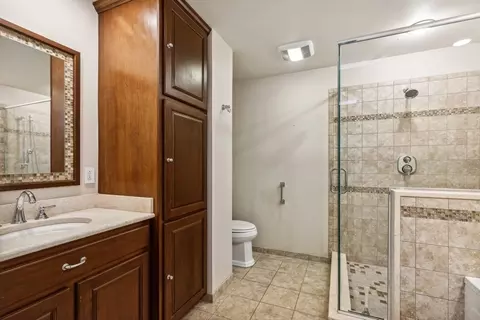 5752 Regency Ct, Gurnee, IL 60031 photo 11
