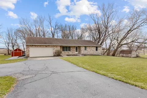 812 E Railroad St, Kingston, IL 60145
