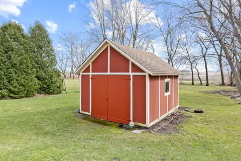 Exterior - 812 E Railroad St, Kingston, IL 60145 photo 5 of 5