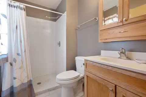 Bath - 812 E Railroad St, Kingston, IL 60145 photo 1 of 4