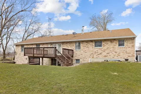 Exterior - 812 E Railroad St, Kingston, IL 60145 photo 3 of 5