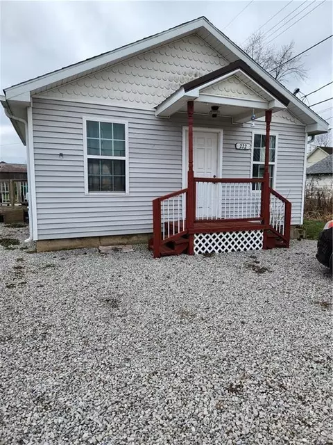 222 Elm, Cowden, IL 62422