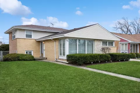 8729 N Osceola Ave, Niles, IL 60714