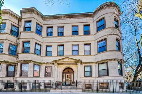 3842 N Sheffield Ave #203, Chicago, IL 60613