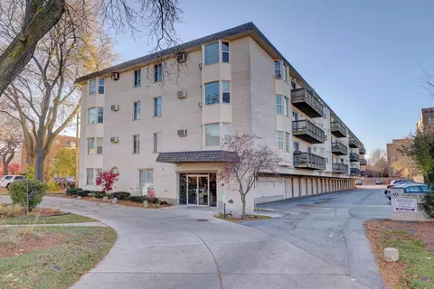 8232 Niles Center Rd #215, Skokie, IL 60077