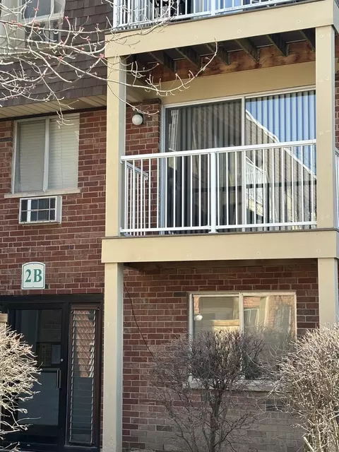 2 Villa Verde Dr #207, Buffalo Grove, IL 60089