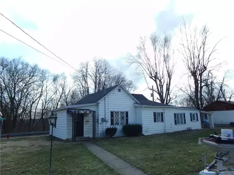 1014 S Wood St, Shelbyville, IL 62565
